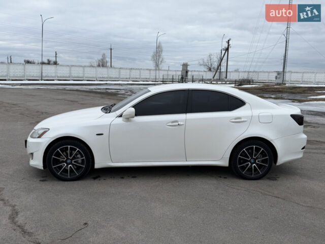 Белый Лексус ИС, объемом двигателя 2.23 л и пробегом 305 тыс. км за 7900 $, фото 2 на Automoto.ua