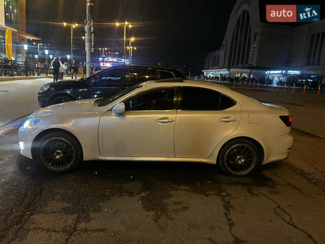 Білий Лексус ІС, об'ємом двигуна 2.5 л та пробігом 215 тис. км за 8700 $, фото 3 на Automoto.ua