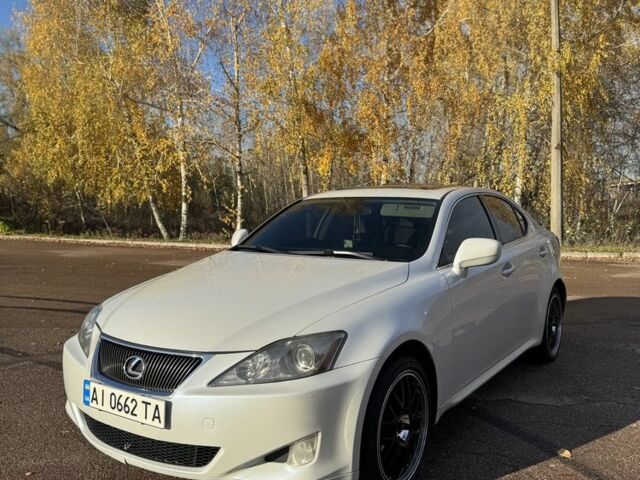 Білий Лексус ІС, об'ємом двигуна 2.5 л та пробігом 136 тис. км за 9500 $, фото 1 на Automoto.ua