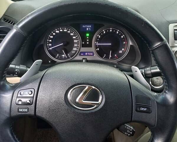 Белый Лексус ИС, объемом двигателя 3 л и пробегом 190 тыс. км за 8500 $, фото 18 на Automoto.ua