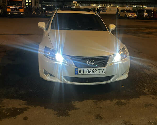 Білий Лексус ІС, об'ємом двигуна 2.5 л та пробігом 215 тис. км за 8700 $, фото 4 на Automoto.ua