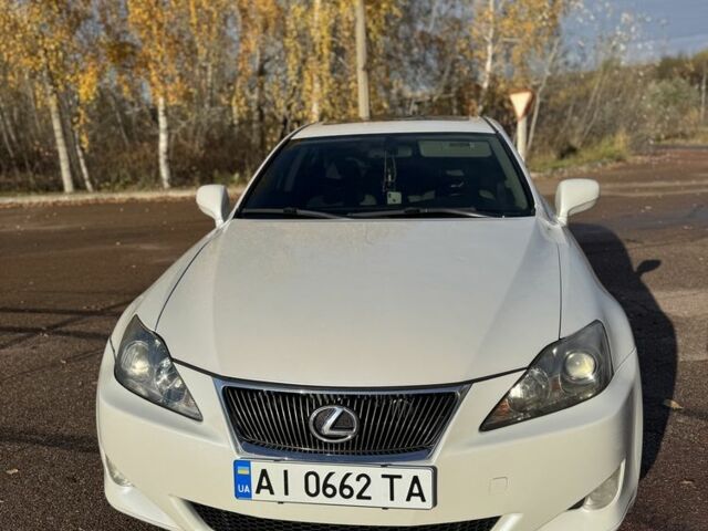 Білий Лексус ІС, об'ємом двигуна 2.5 л та пробігом 136 тис. км за 9500 $, фото 4 на Automoto.ua
