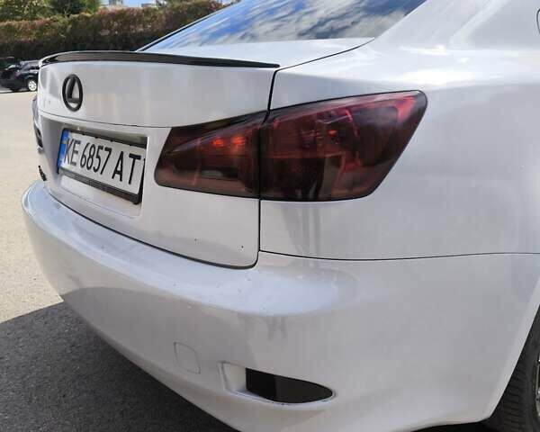Білий Лексус ІС, об'ємом двигуна 2.23 л та пробігом 240 тис. км за 5499 $, фото 1 на Automoto.ua