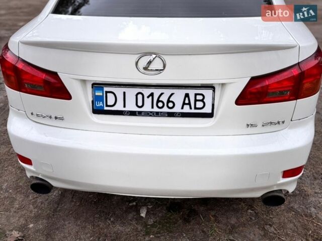 Белый Лексус ИС, объемом двигателя 2.5 л и пробегом 290 тыс. км за 6500 $, фото 5 на Automoto.ua
