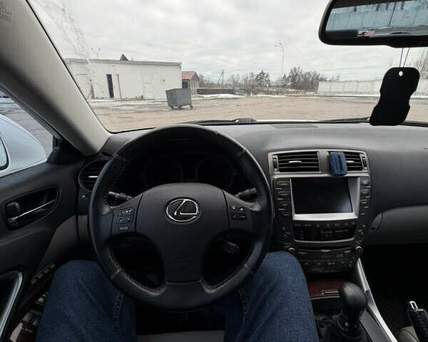 Білий Лексус ІС, об'ємом двигуна 2.23 л та пробігом 305 тис. км за 8700 $, фото 9 на Automoto.ua