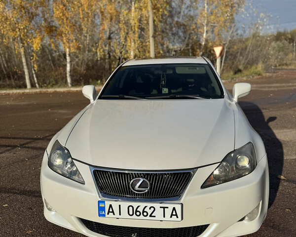 Білий Лексус ІС, об'ємом двигуна 2.5 л та пробігом 136 тис. км за 9500 $, фото 4 на Automoto.ua