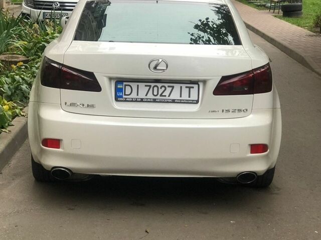Білий Лексус ІС, об'ємом двигуна 2.5 л та пробігом 305 тис. км за 8000 $, фото 1 на Automoto.ua