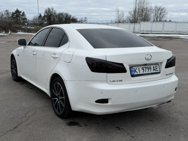 Белый Лексус ИС, объемом двигателя 2.23 л и пробегом 305 тыс. км за 7900 $, фото 3 на Automoto.ua