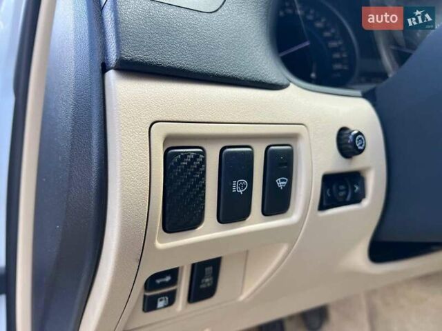 Білий Лексус ІС, об'ємом двигуна 2.2 л та пробігом 351 тис. км за 8990 $, фото 18 на Automoto.ua