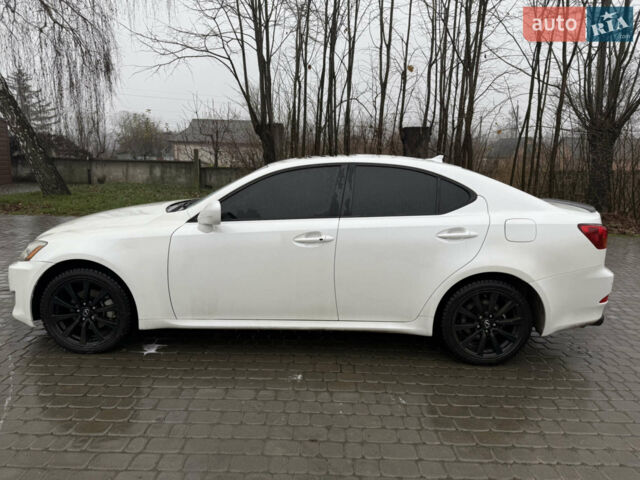 Белый Лексус ИС, объемом двигателя 2.5 л и пробегом 320 тыс. км за 7500 $, фото 3 на Automoto.ua