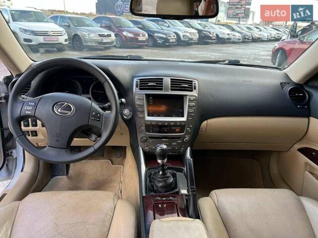 Білий Лексус ІС, об'ємом двигуна 2.2 л та пробігом 351 тис. км за 8990 $, фото 38 на Automoto.ua