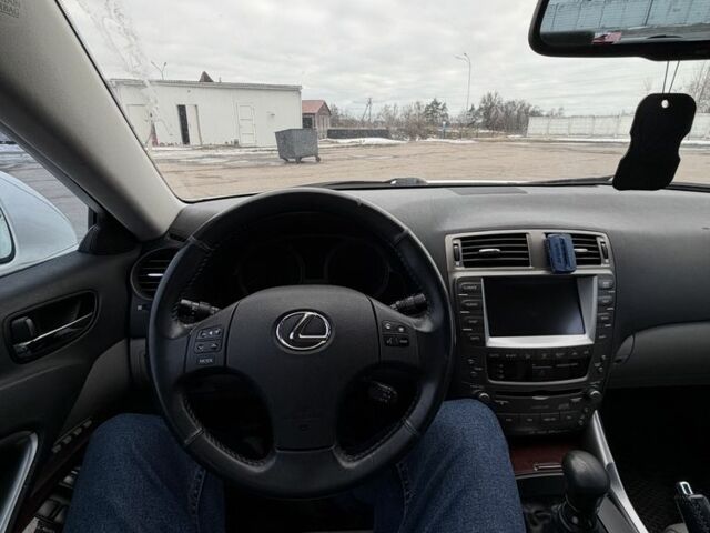 Білий Лексус ІС, об'ємом двигуна 2.2 л та пробігом 305 тис. км за 8700 $, фото 5 на Automoto.ua