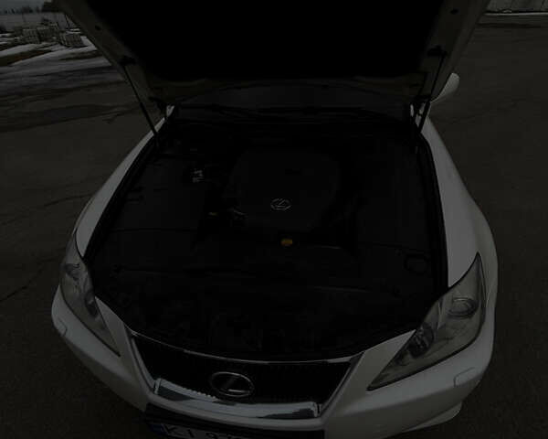 Білий Лексус ІС, об'ємом двигуна 2.23 л та пробігом 305 тис. км за 8700 $, фото 11 на Automoto.ua