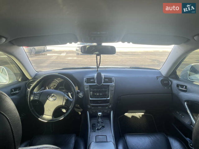 Белый Лексус ИС, объемом двигателя 3 л и пробегом 290 тыс. км за 7100 $, фото 15 на Automoto.ua