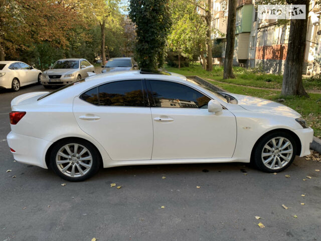 Белый Лексус ИС, объемом двигателя 3 л и пробегом 291 тыс. км за 8200 $, фото 4 на Automoto.ua