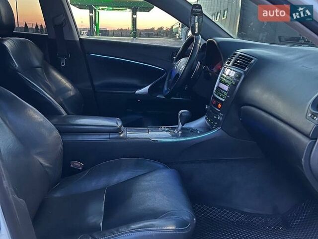 Белый Лексус ИС, объемом двигателя 2.5 л и пробегом 287 тыс. км за 8700 $, фото 21 на Automoto.ua