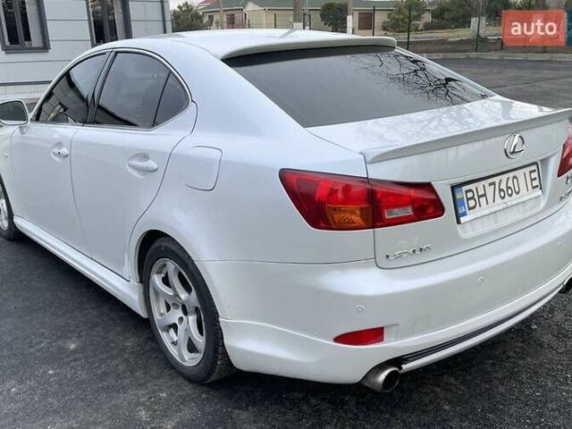 Белый Лексус ИС, объемом двигателя 3 л и пробегом 290 тыс. км за 7100 $, фото 2 на Automoto.ua