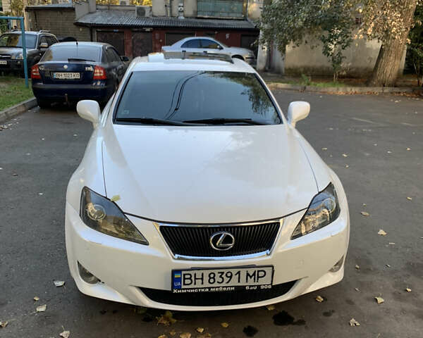 Белый Лексус ИС, объемом двигателя 3 л и пробегом 291 тыс. км за 9000 $, фото 7 на Automoto.ua