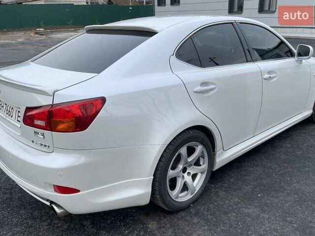 Белый Лексус ИС, объемом двигателя 3 л и пробегом 290 тыс. км за 7100 $, фото 5 на Automoto.ua