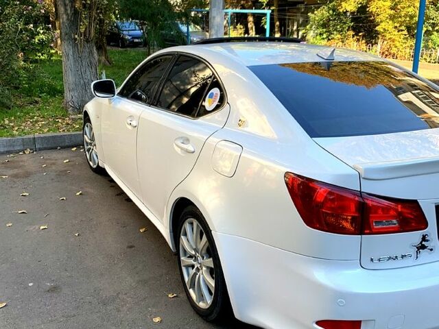 Белый Лексус ИС, объемом двигателя 3 л и пробегом 292 тыс. км за 8600 $, фото 1 на Automoto.ua