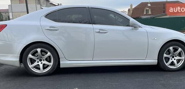 Белый Лексус ИС, объемом двигателя 3 л и пробегом 290 тыс. км за 7100 $, фото 6 на Automoto.ua