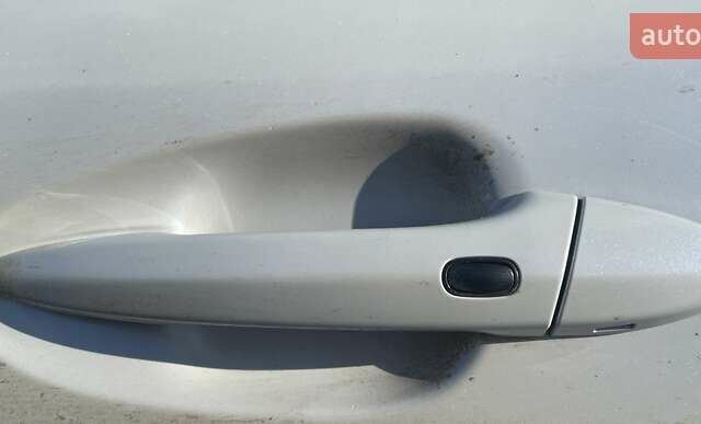 Белый Лексус ИС, объемом двигателя 3 л и пробегом 290 тыс. км за 7100 $, фото 16 на Automoto.ua