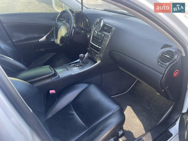 Белый Лексус ИС, объемом двигателя 3 л и пробегом 290 тыс. км за 7100 $, фото 13 на Automoto.ua