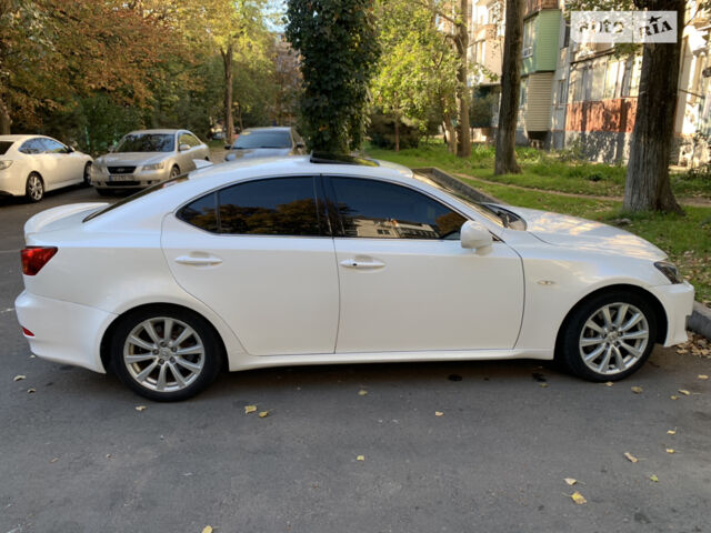 Белый Лексус ИС, объемом двигателя 3 л и пробегом 291 тыс. км за 8200 $, фото 4 на Automoto.ua