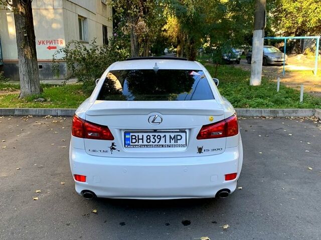 Белый Лексус ИС, объемом двигателя 3 л и пробегом 292 тыс. км за 8600 $, фото 2 на Automoto.ua