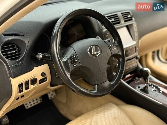 Белый Лексус ИС, объемом двигателя 3 л и пробегом 268 тыс. км за 7999 $, фото 9 на Automoto.ua