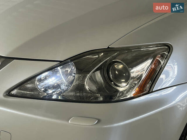 Белый Лексус ИС, объемом двигателя 2.5 л и пробегом 230 тыс. км за 10300 $, фото 17 на Automoto.ua