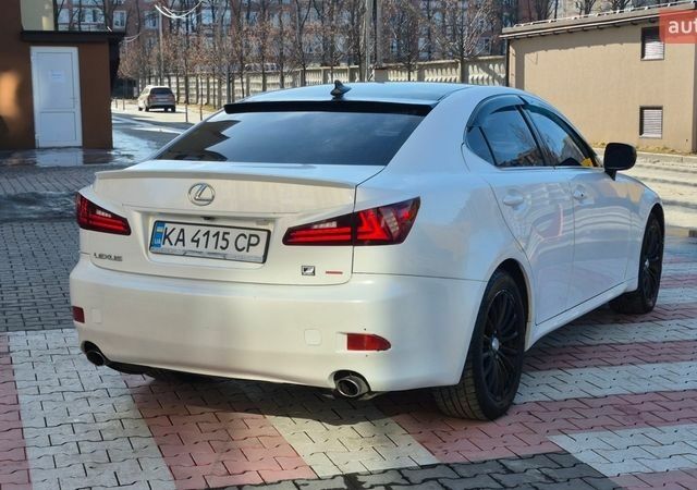 Білий Лексус ІС, об'ємом двигуна 2.5 л та пробігом 216 тис. км за 8500 $, фото 2 на Automoto.ua
