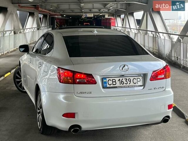 Белый Лексус ИС, объемом двигателя 2.5 л и пробегом 230 тыс. км за 10300 $, фото 4 на Automoto.ua