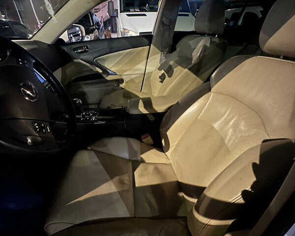 Білий Лексус ІС, об'ємом двигуна 2.5 л та пробігом 167 тис. км за 8850 $, фото 7 на Automoto.ua