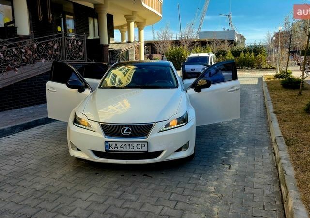Білий Лексус ІС, об'ємом двигуна 2.5 л та пробігом 216 тис. км за 8500 $, фото 29 на Automoto.ua