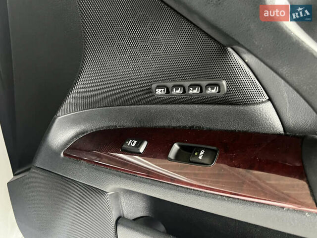 Белый Лексус ИС, объемом двигателя 2.5 л и пробегом 230 тыс. км за 10300 $, фото 25 на Automoto.ua