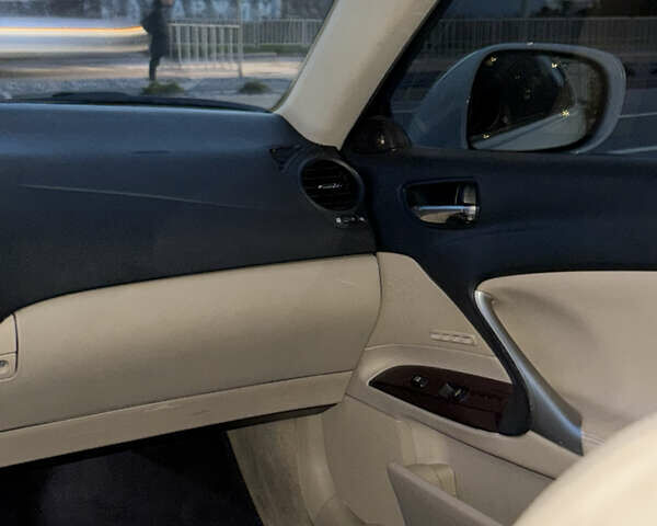 Білий Лексус ІС, об'ємом двигуна 3 л та пробігом 264 тис. км за 9990 $, фото 25 на Automoto.ua