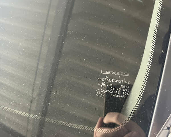 Белый Лексус ИС, объемом двигателя 2.5 л и пробегом 230 тыс. км за 10300 $, фото 40 на Automoto.ua