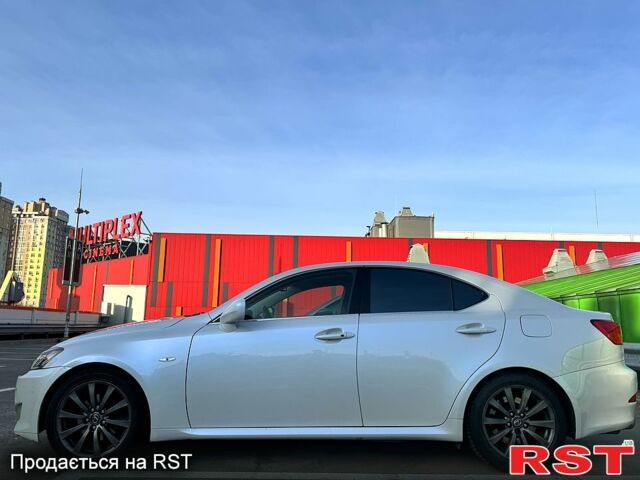 Белый Лексус ИС, объемом двигателя 2.5 л и пробегом 217 тыс. км за 7950 $, фото 4 на Automoto.ua