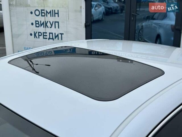 Белый Лексус ИС, объемом двигателя 3 л и пробегом 235 тыс. км за 9490 $, фото 10 на Automoto.ua