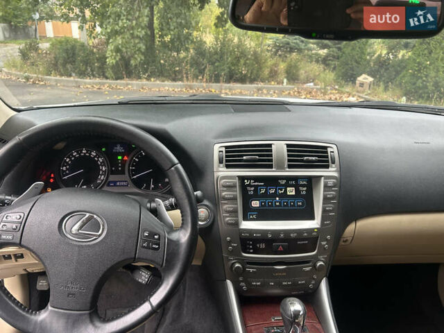 Лексус ИС 2008 в Киеве на Automoto.ua Белый Лексус ИС, объемом двигателя 2.5 л и пробегом 183 тыс. км за 10300 $, фото 8 на Automoto.ua