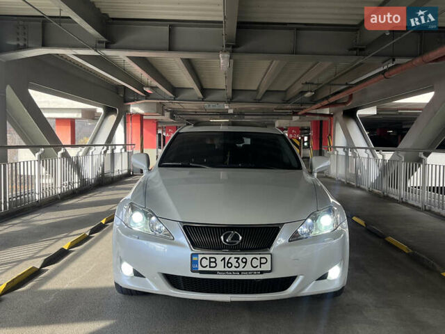 Белый Лексус ИС, объемом двигателя 2.5 л и пробегом 230 тыс. км за 10300 $, фото 14 на Automoto.ua