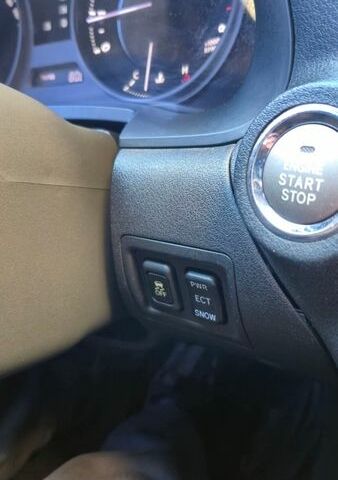 Білий Лексус ІС, об'ємом двигуна 2.5 л та пробігом 216 тис. км за 8500 $, фото 40 на Automoto.ua