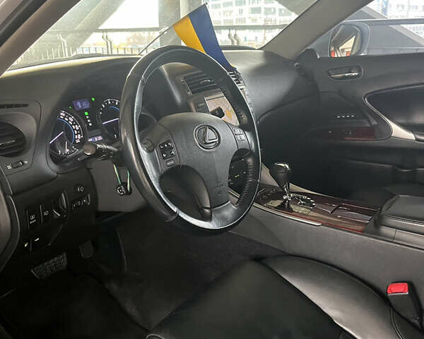 Белый Лексус ИС, объемом двигателя 2.5 л и пробегом 230 тыс. км за 10300 $, фото 20 на Automoto.ua