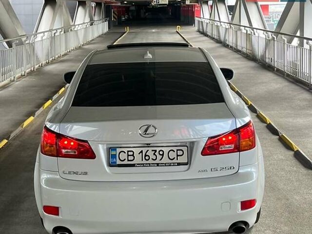 Белый Лексус ИС, объемом двигателя 2.5 л и пробегом 230 тыс. км за 10300 $, фото 5 на Automoto.ua