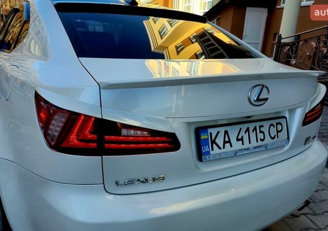 Білий Лексус ІС, об'ємом двигуна 2.5 л та пробігом 216 тис. км за 8500 $, фото 17 на Automoto.ua