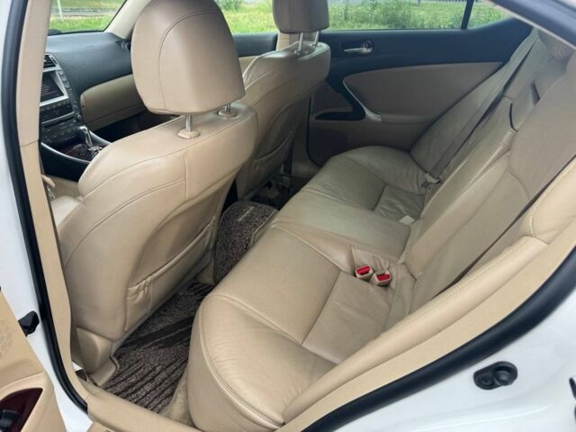 Білий Лексус ІС, об'ємом двигуна 3 л та пробігом 207 тис. км за 7700 $, фото 14 на Automoto.ua