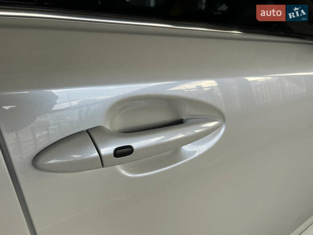 Белый Лексус ИС, объемом двигателя 2.5 л и пробегом 230 тыс. км за 10300 $, фото 37 на Automoto.ua