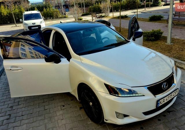 Білий Лексус ІС, об'ємом двигуна 2.5 л та пробігом 216 тис. км за 8500 $, фото 32 на Automoto.ua