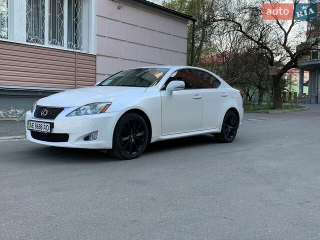 Білий Лексус ІС, об'ємом двигуна 2.5 л та пробігом 189 тис. км за 10700 $, фото 4 на Automoto.ua